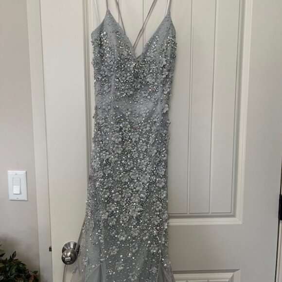 Event or Grad Dress - Picture 5 of 11